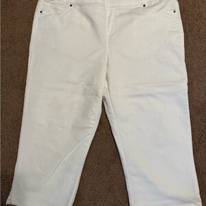 Women's White Capri Pants